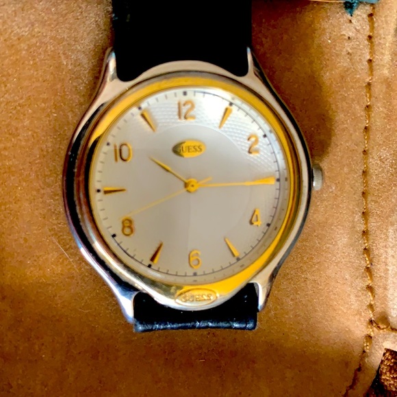 Vintage 1994 Guess watch - Picture 5 of 5